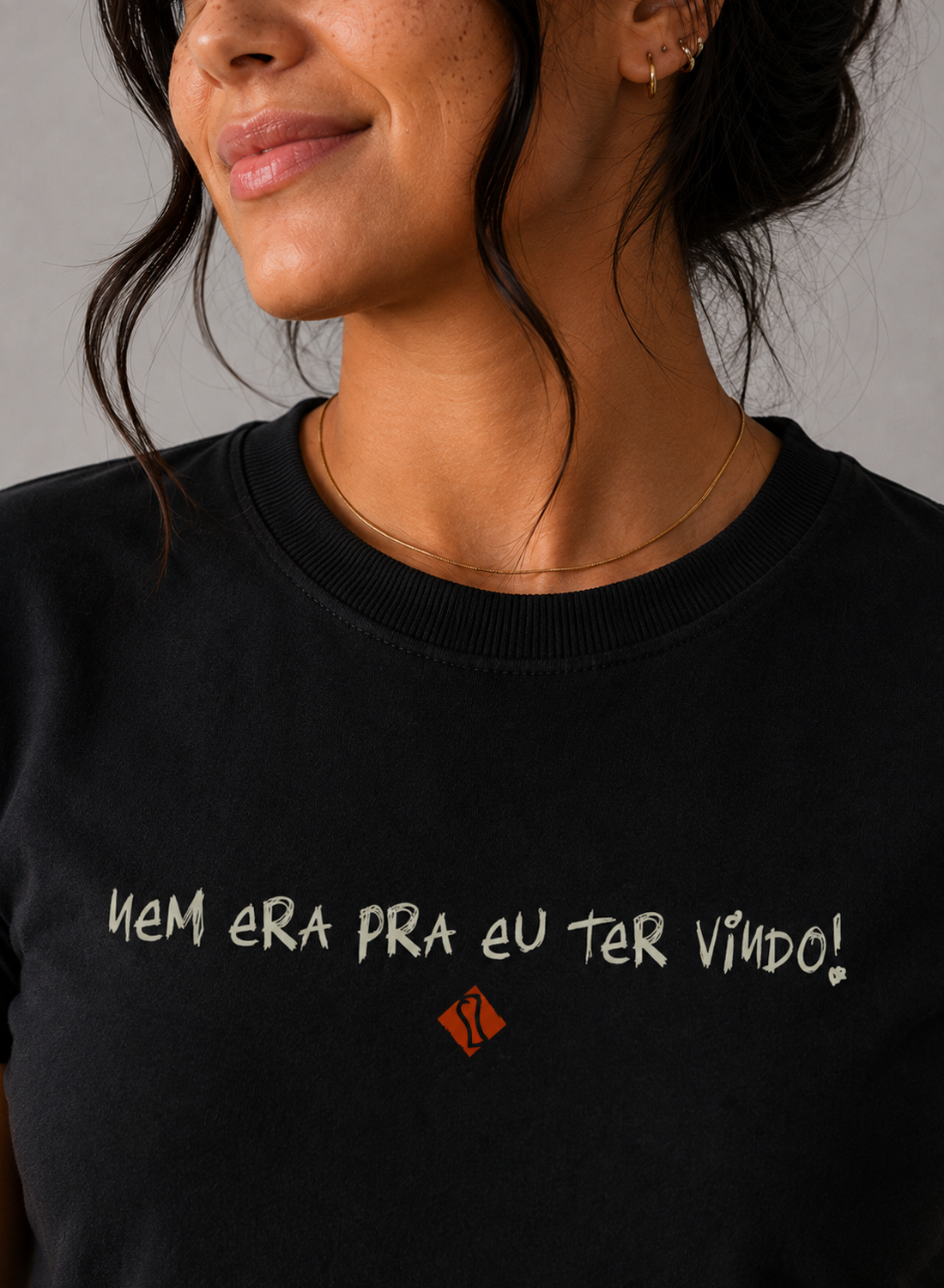 Kit Casal Nem Era Pra Eu Ter Vindo • Baby Look + Camiseta + Embalagem de Presente