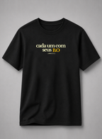 Camiseta Cada Um Com Seus BO