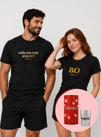 Kit Casal Cada Um Com Seu BO • Baby Look + Camiseta + Embalagem de Presente