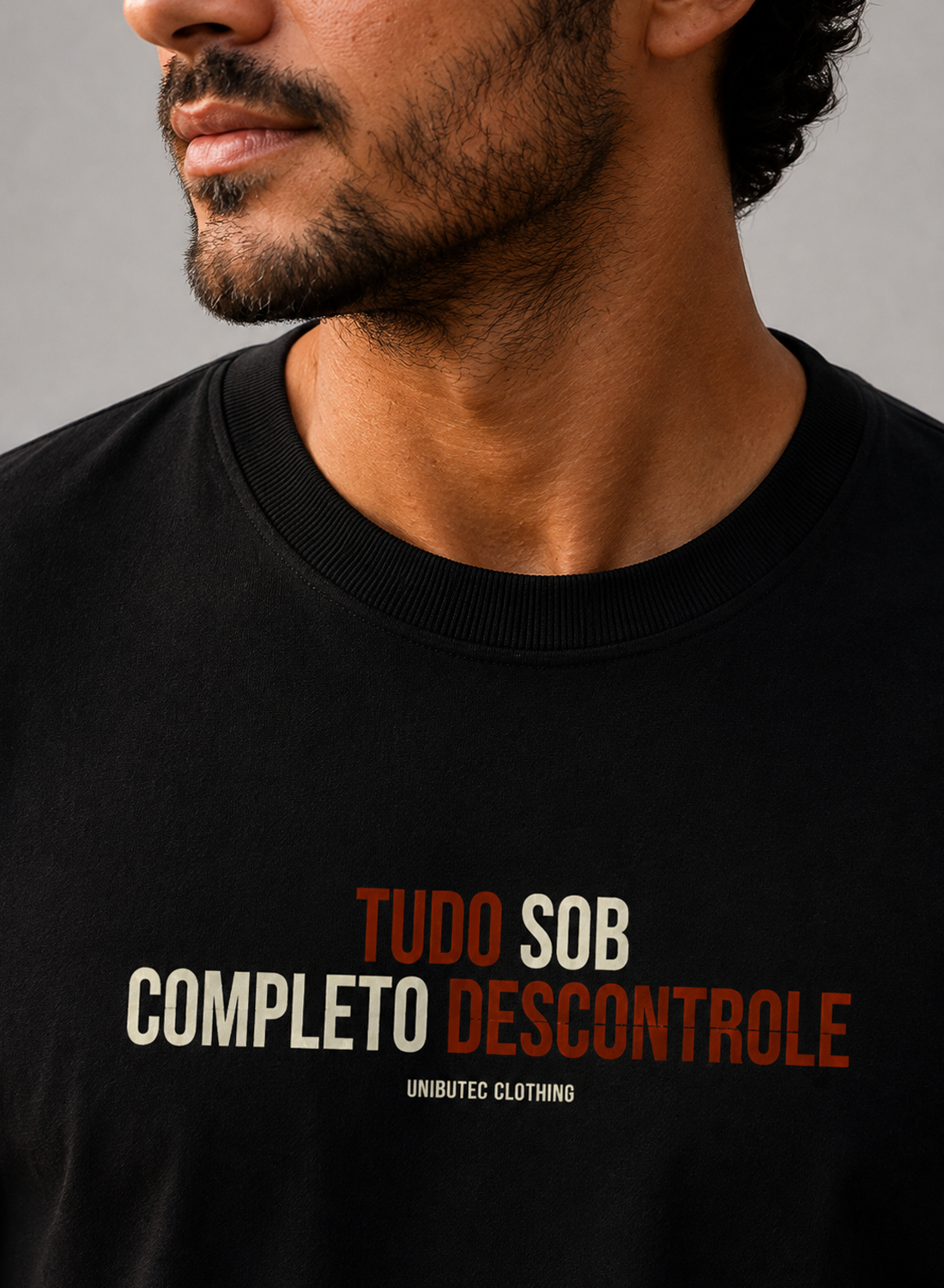 Camiseta Tudo Sob Completo Descontrole Unibutec