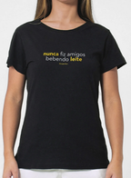 Kit Casal Bebendo Leite • Baby Look + Camiseta + Embalagem de Presente